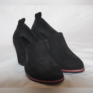 2 pairs of heeled booties for 1 price! Get out! Tan and black faux suede booties